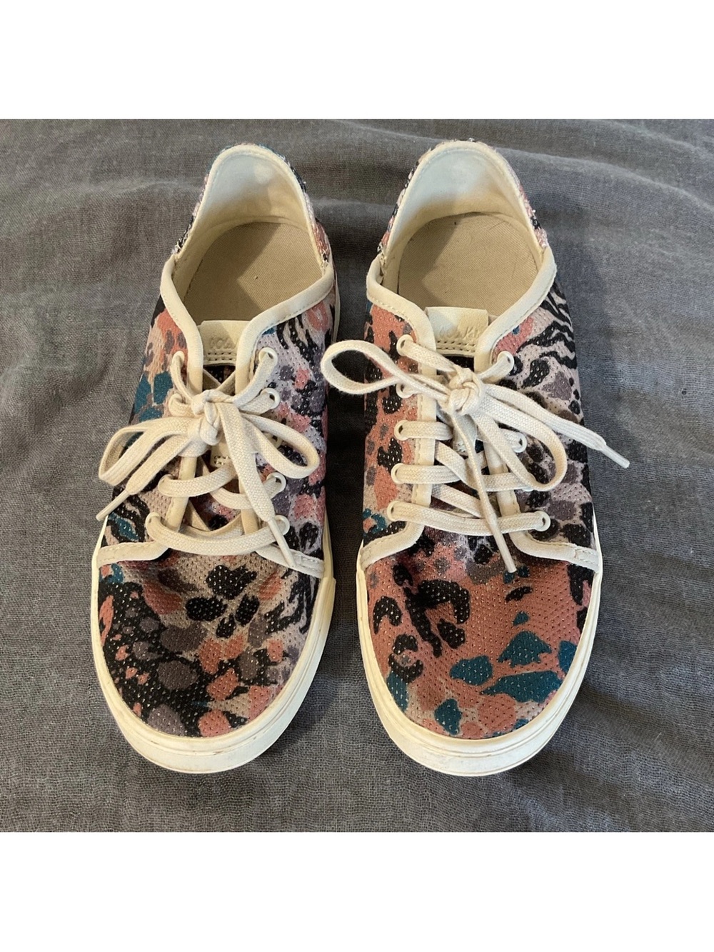 OluKai Women's 7.5 Pehuea Li Cloudy/Pa’i sneakers